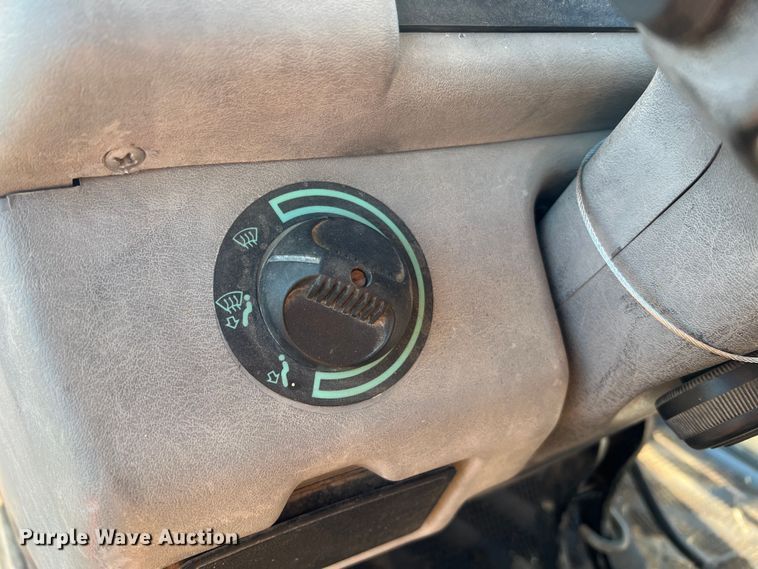 image for item MM9187 1993 AGCO Allis 8630  MFWD tractor