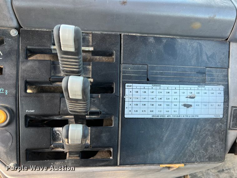 image for item MM9187 1993 AGCO Allis 8630  MFWD tractor