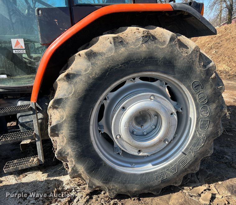 image for item MM9187 1993 AGCO Allis 8630  MFWD tractor