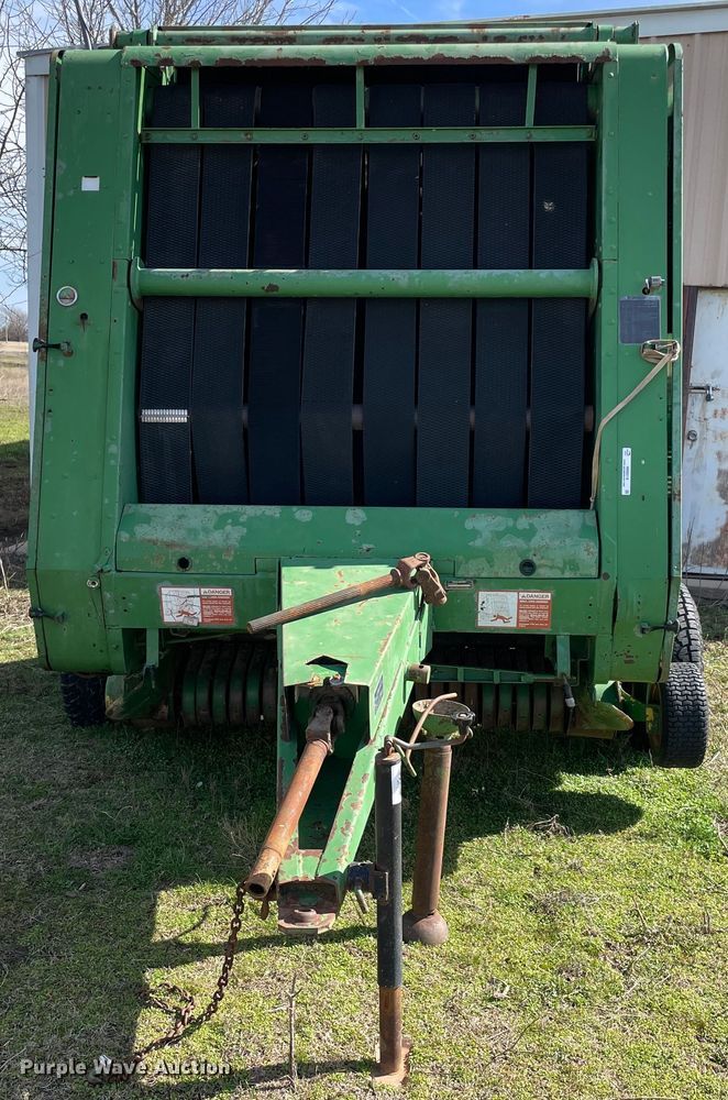 image for item MM9319 1983 John Deere 530  round baler