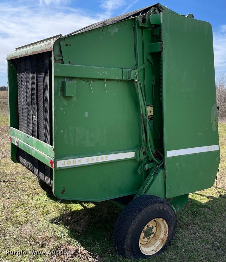 image for item MM9319 1983 John Deere 530  round baler