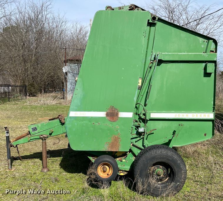 image for item MM9319 1983 John Deere 530  round baler