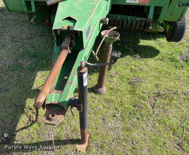 image for item MM9319 1983 John Deere 530  round baler