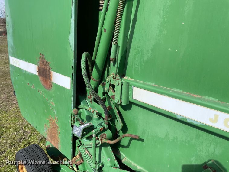 image for item MM9319 1983 John Deere 530  round baler