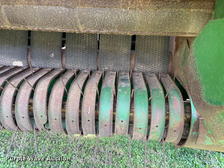 image for item MM9319 1983 John Deere 530  round baler