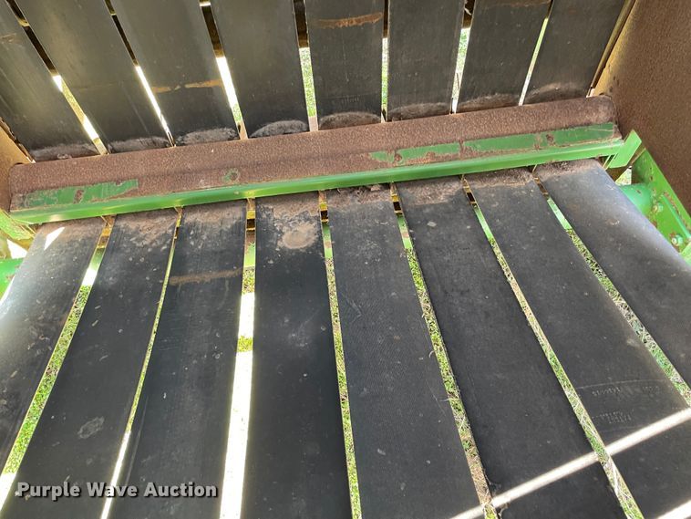 image for item MM9319 1983 John Deere 530  round baler