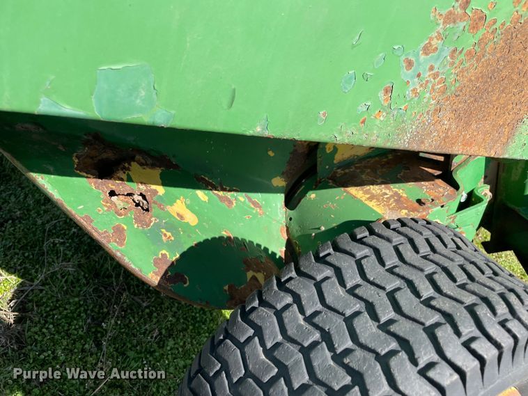 image for item MM9319 1983 John Deere 530  round baler