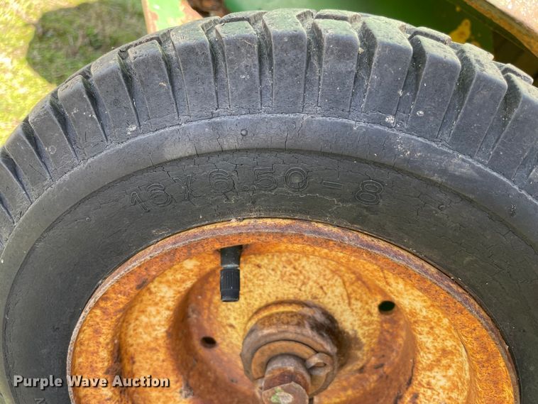 image for item MM9319 1983 John Deere 530  round baler