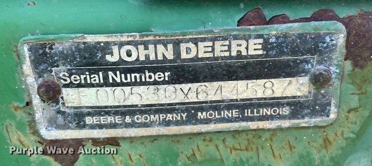 image for item MM9319 1983 John Deere 530  round baler