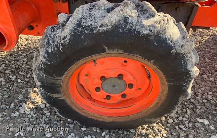 image for item MM9719 Kubota L2501  MFWD tractor
