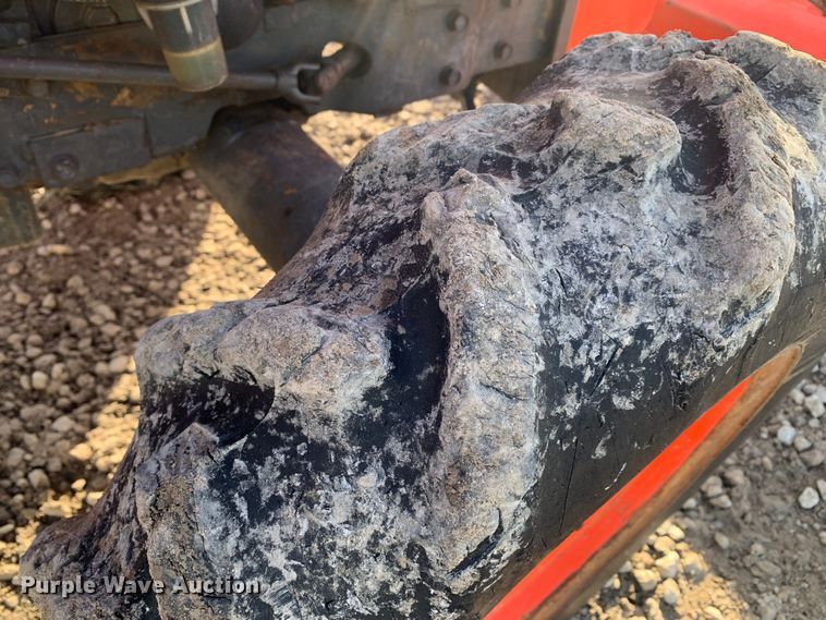 image for item MM9719 Kubota L2501  MFWD tractor