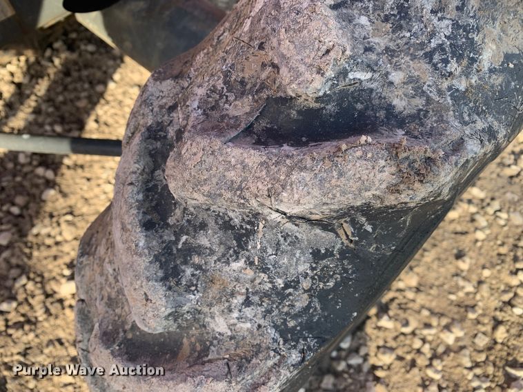 image for item MM9719 Kubota L2501  MFWD tractor