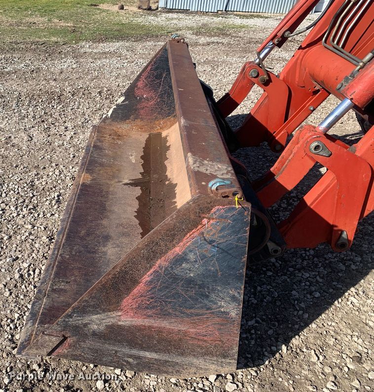 image for item MM9722 2004 Case IH MXU135  MFWD tractor