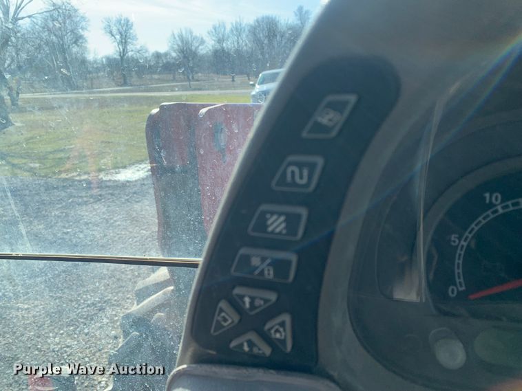 image for item MM9722 2004 Case IH MXU135  MFWD tractor