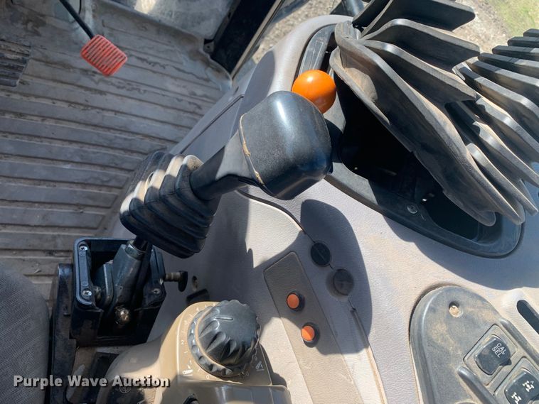 image for item MM9722 2004 Case IH MXU135  MFWD tractor