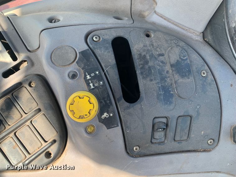 image for item MM9722 2004 Case IH MXU135  MFWD tractor