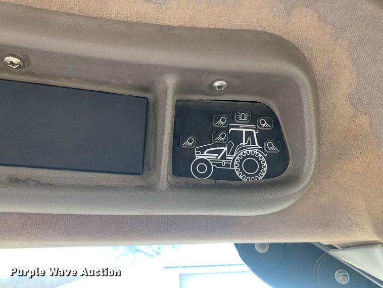 image for item MM9722 2004 Case IH MXU135  MFWD tractor