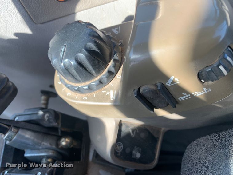 image for item MM9722 2004 Case IH MXU135  MFWD tractor