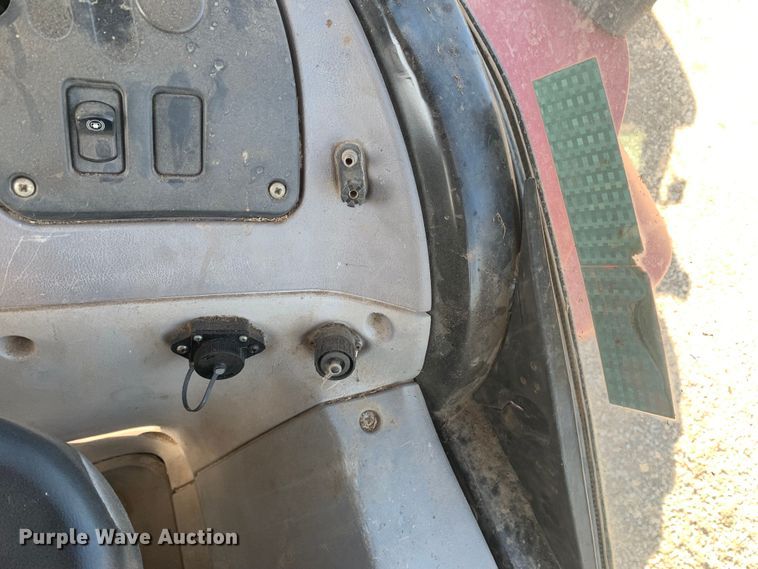 image for item MM9722 2004 Case IH MXU135  MFWD tractor