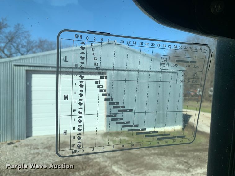 image for item MM9722 2004 Case IH MXU135  MFWD tractor