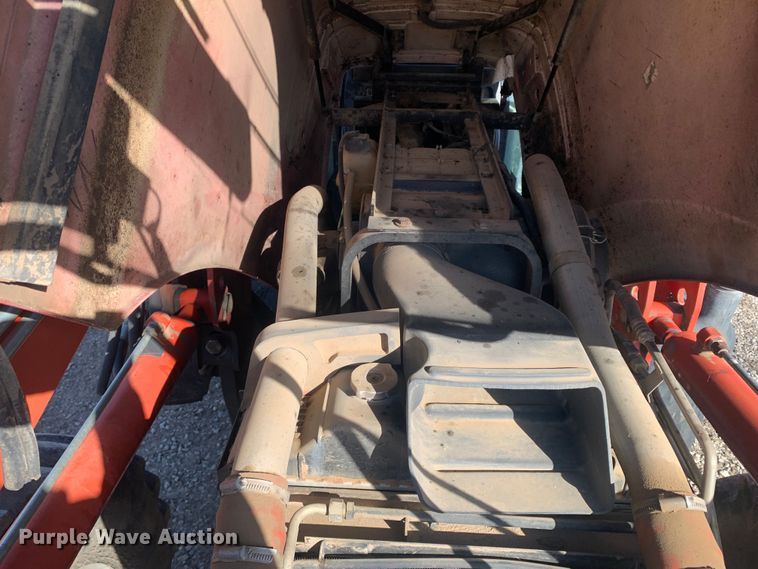 image for item MM9722 2004 Case IH MXU135  MFWD tractor