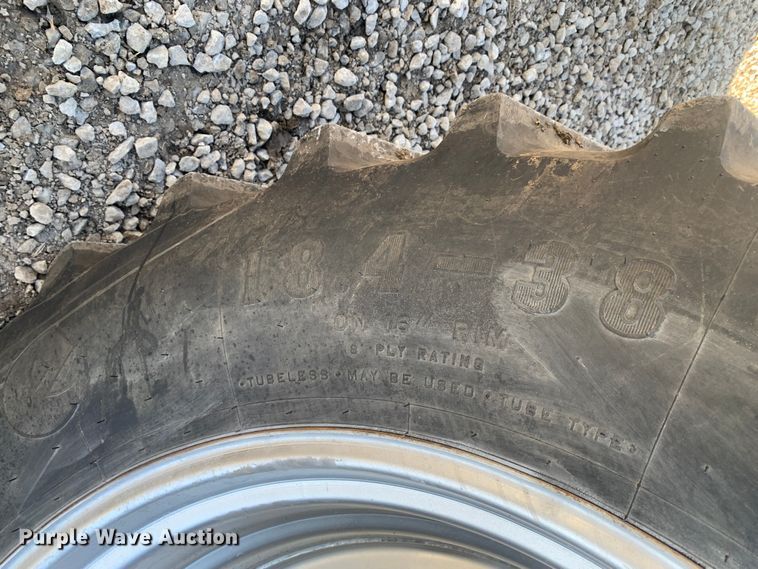 image for item MM9722 2004 Case IH MXU135  MFWD tractor