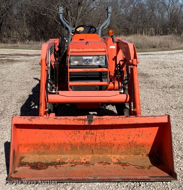 image for item MM9724 Kubota L3400  MFWD tractor