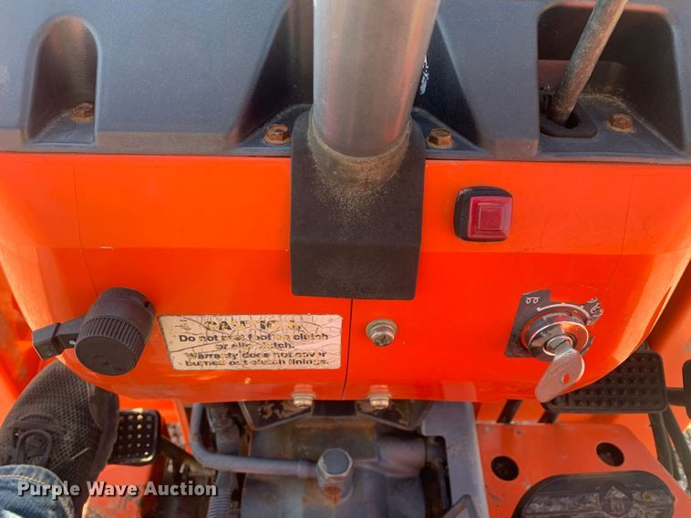 image for item MM9724 Kubota L3400  MFWD tractor