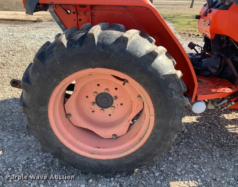 image for item MM9724 Kubota L3400  MFWD tractor