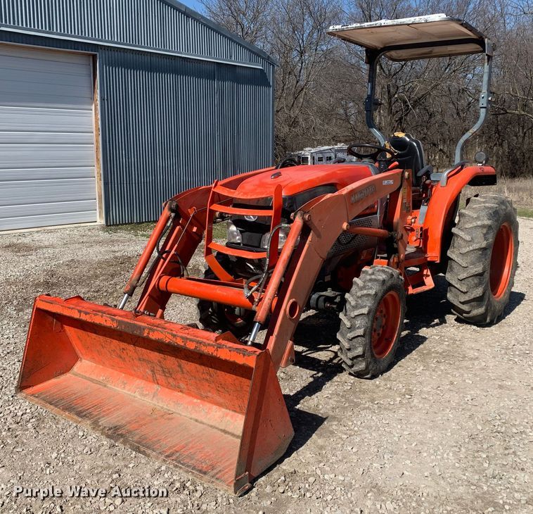 image for item MM9727 Kubota L3240D  MFWD tractor