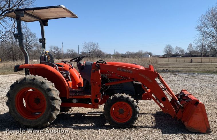 image for item MM9727 Kubota L3240D  MFWD tractor