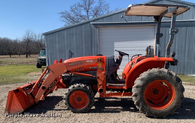 image for item MM9727 Kubota L3240D  MFWD tractor