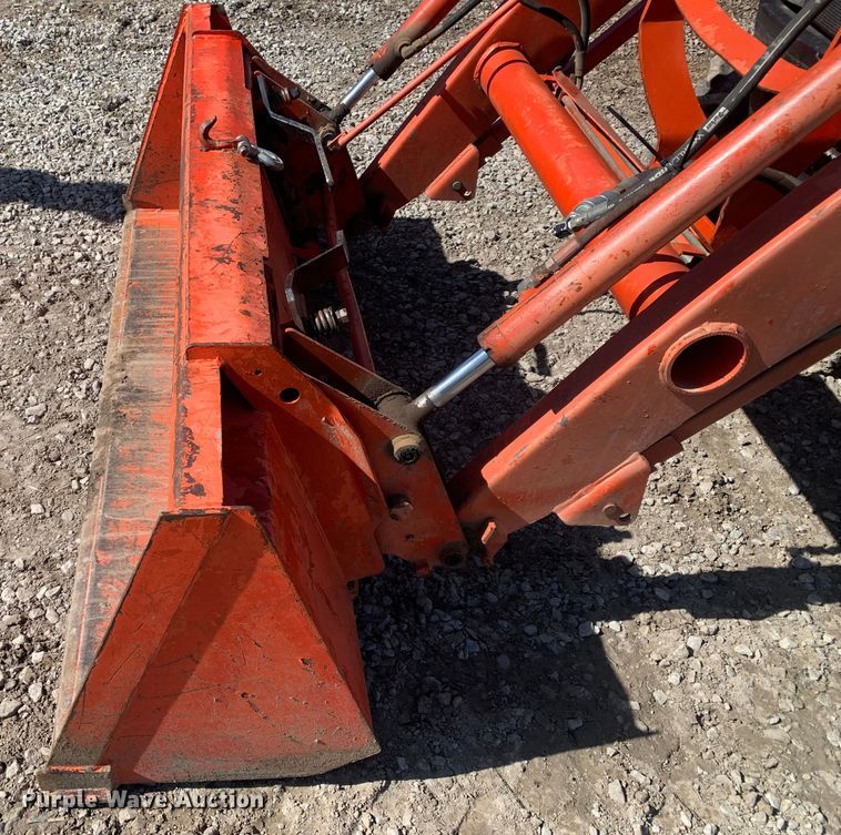 image for item MM9727 Kubota L3240D  MFWD tractor