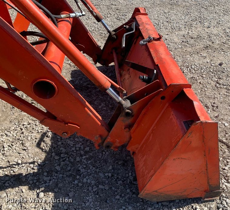 image for item MM9727 Kubota L3240D  MFWD tractor