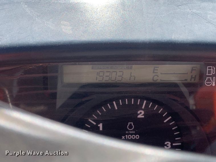 image for item MM9727 Kubota L3240D  MFWD tractor