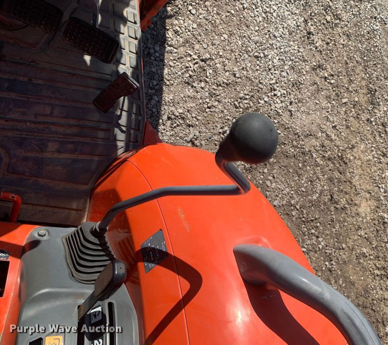 image for item MM9727 Kubota L3240D  MFWD tractor