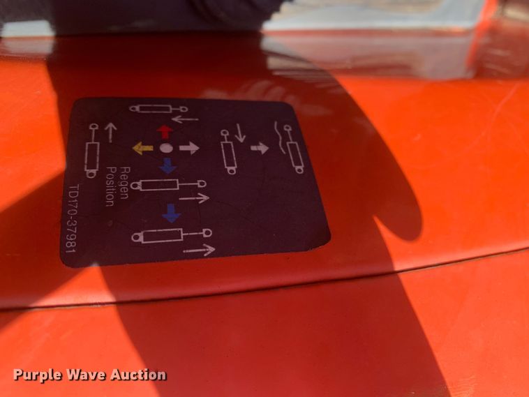 image for item MM9727 Kubota L3240D  MFWD tractor