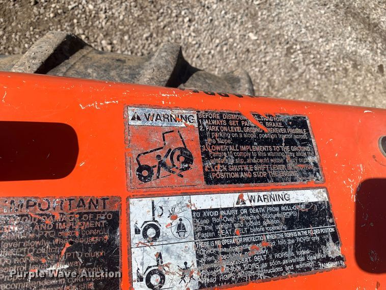 image for item MM9727 Kubota L3240D  MFWD tractor