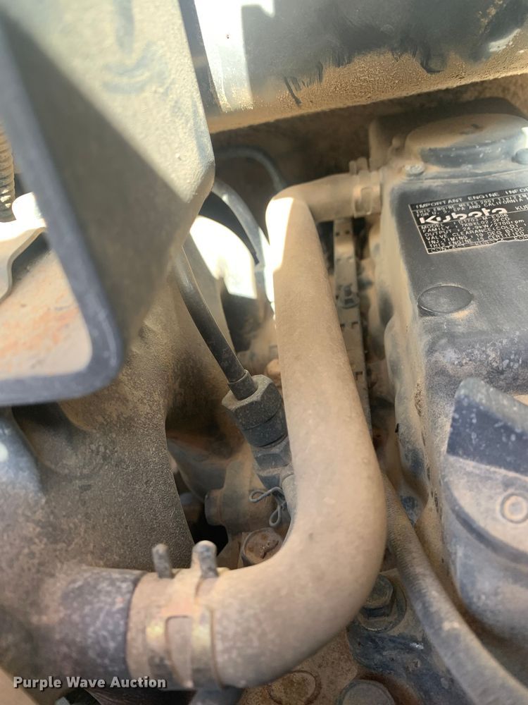 image for item MM9727 Kubota L3240D  MFWD tractor