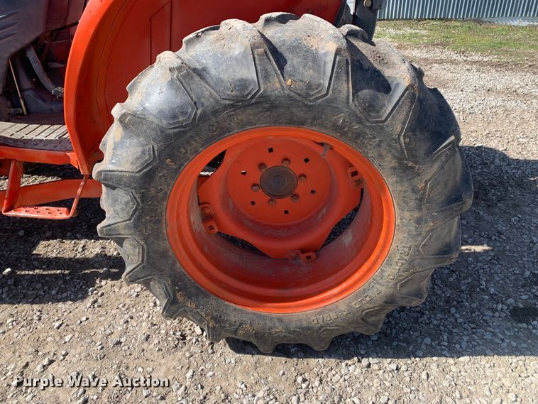 image for item MM9727 Kubota L3240D  MFWD tractor