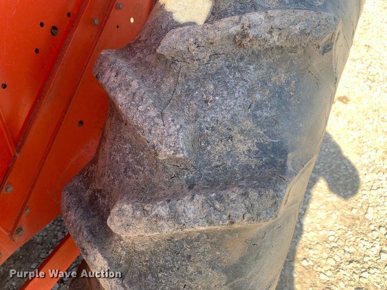 image for item MM9727 Kubota L3240D  MFWD tractor