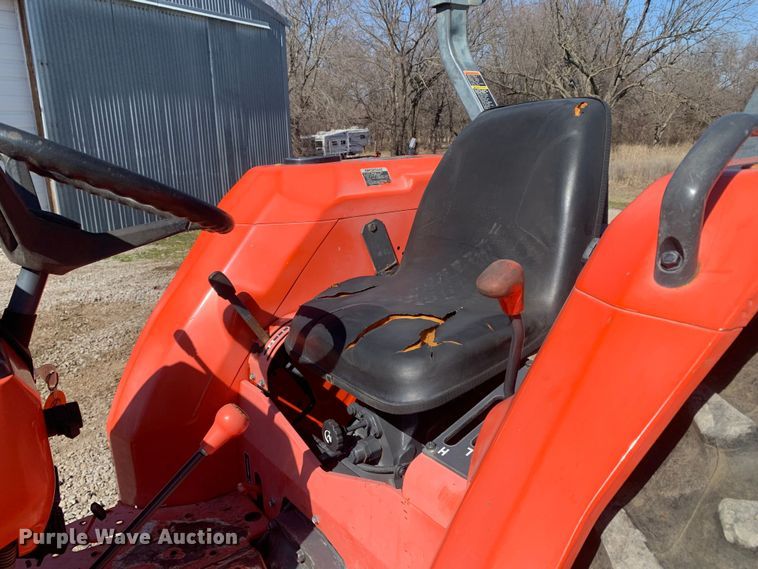 image for item MM9728 Kubota L4400  tractor