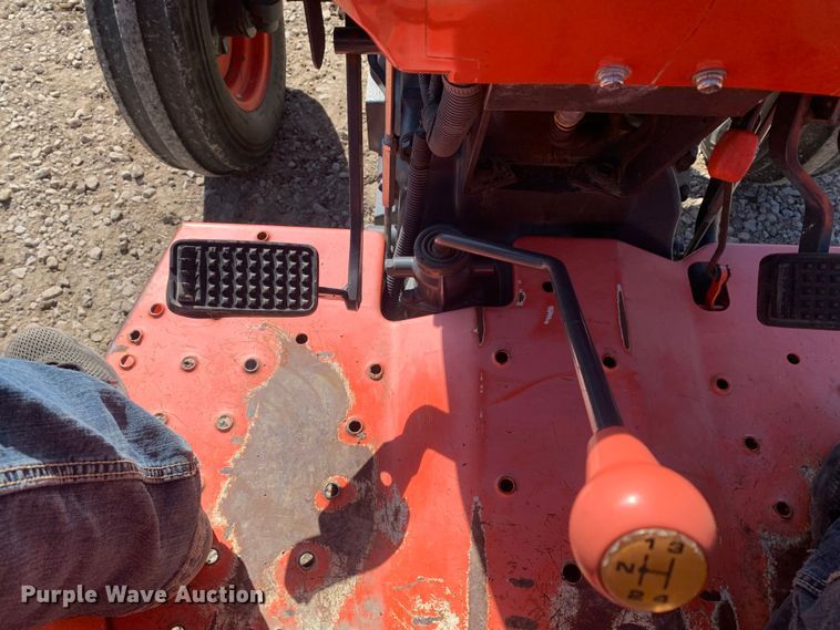 image for item MM9728 Kubota L4400  tractor