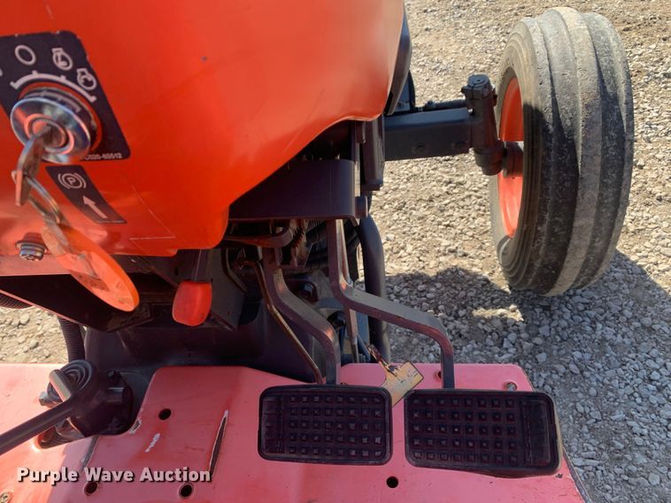image for item MM9728 Kubota L4400  tractor
