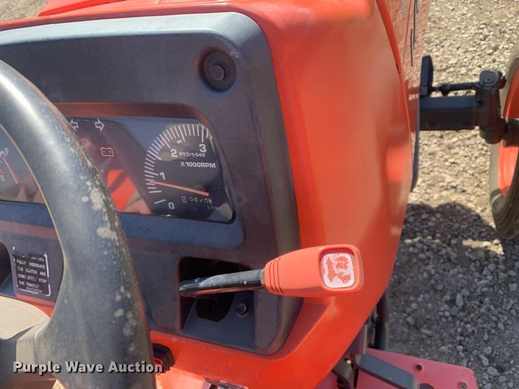 image for item MM9728 Kubota L4400  tractor