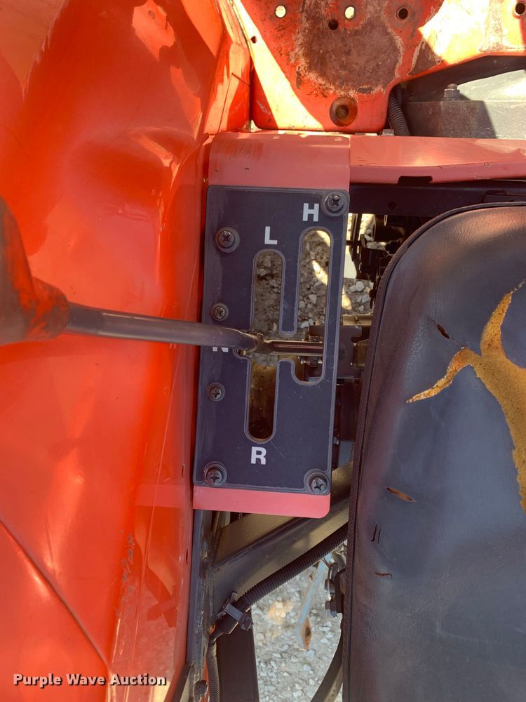 image for item MM9728 Kubota L4400  tractor