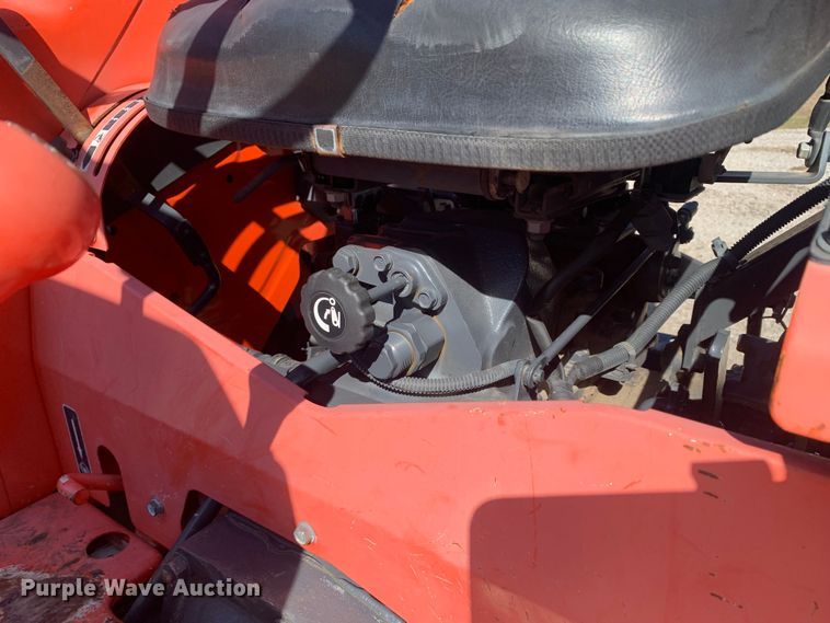 image for item MM9728 Kubota L4400  tractor