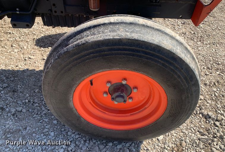 image for item MM9728 Kubota L4400  tractor
