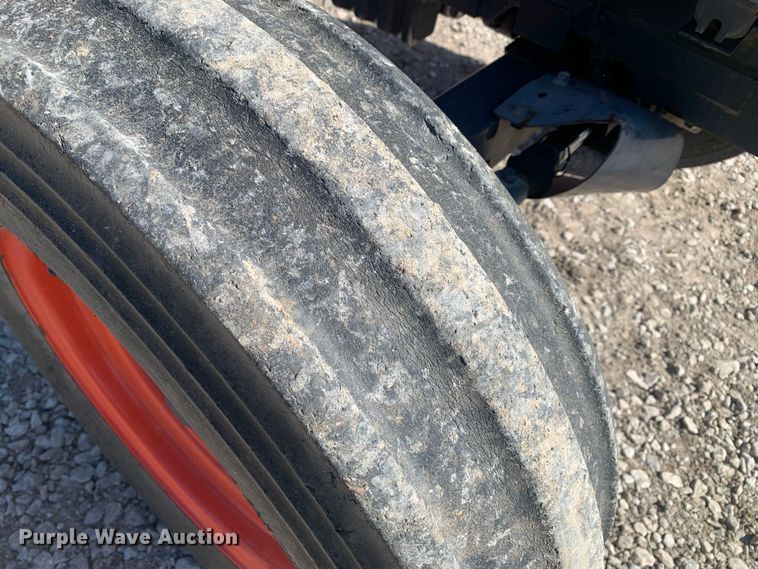 image for item MM9728 Kubota L4400  tractor