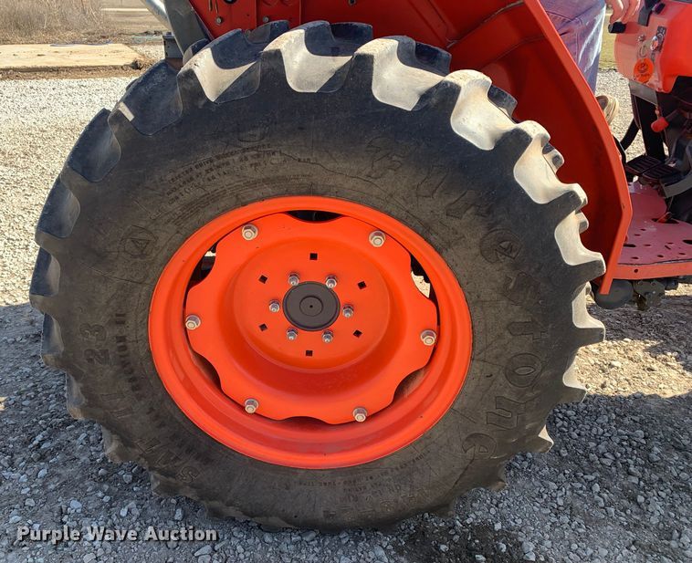 image for item MM9728 Kubota L4400  tractor